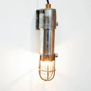 Small anti-deflagration wall light with fence anciellitude