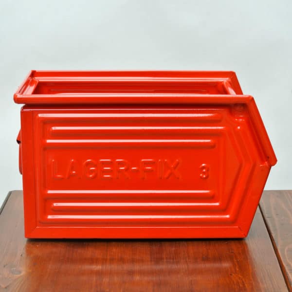 Coloured metallic crates - Red anciellitude