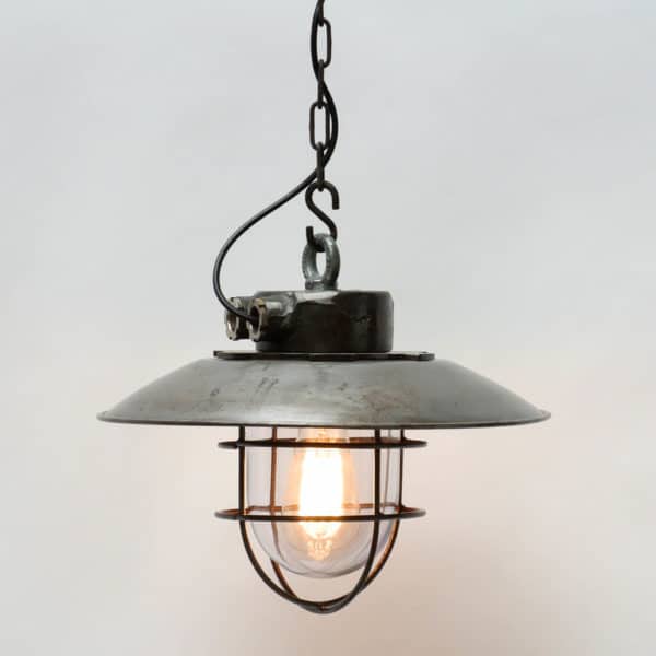 Ceiling lamp made of steel with light shade anciellitude