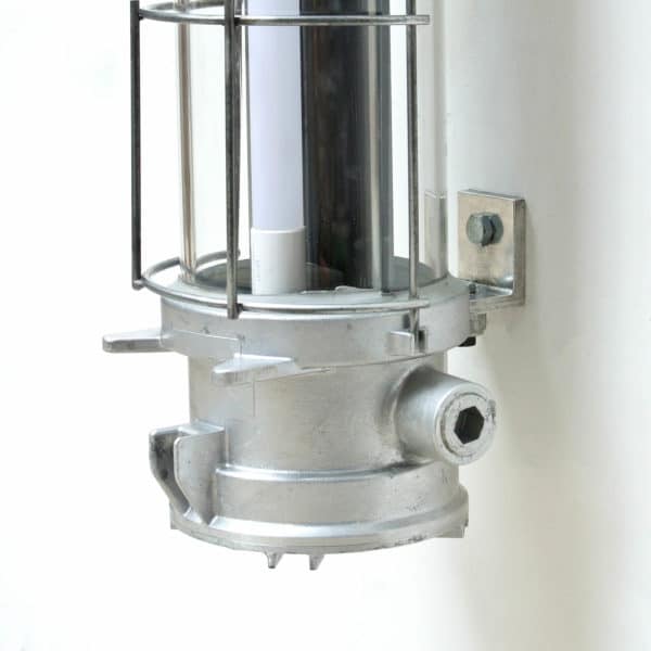 Industrial Fluorescent Light in Cast Aluminium with a Fence anciellitude