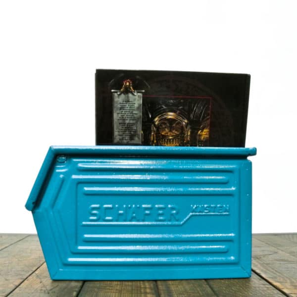 Coloured metallic crates - turquoise anciellitude