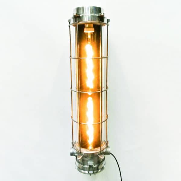 Fluo en fonte d’aluminium grillagé (applique) à ampoules
