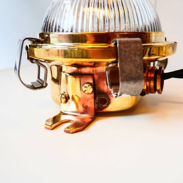 Old Small Wall Lamp Made of Brass, with Ribbed Glass anciellitude