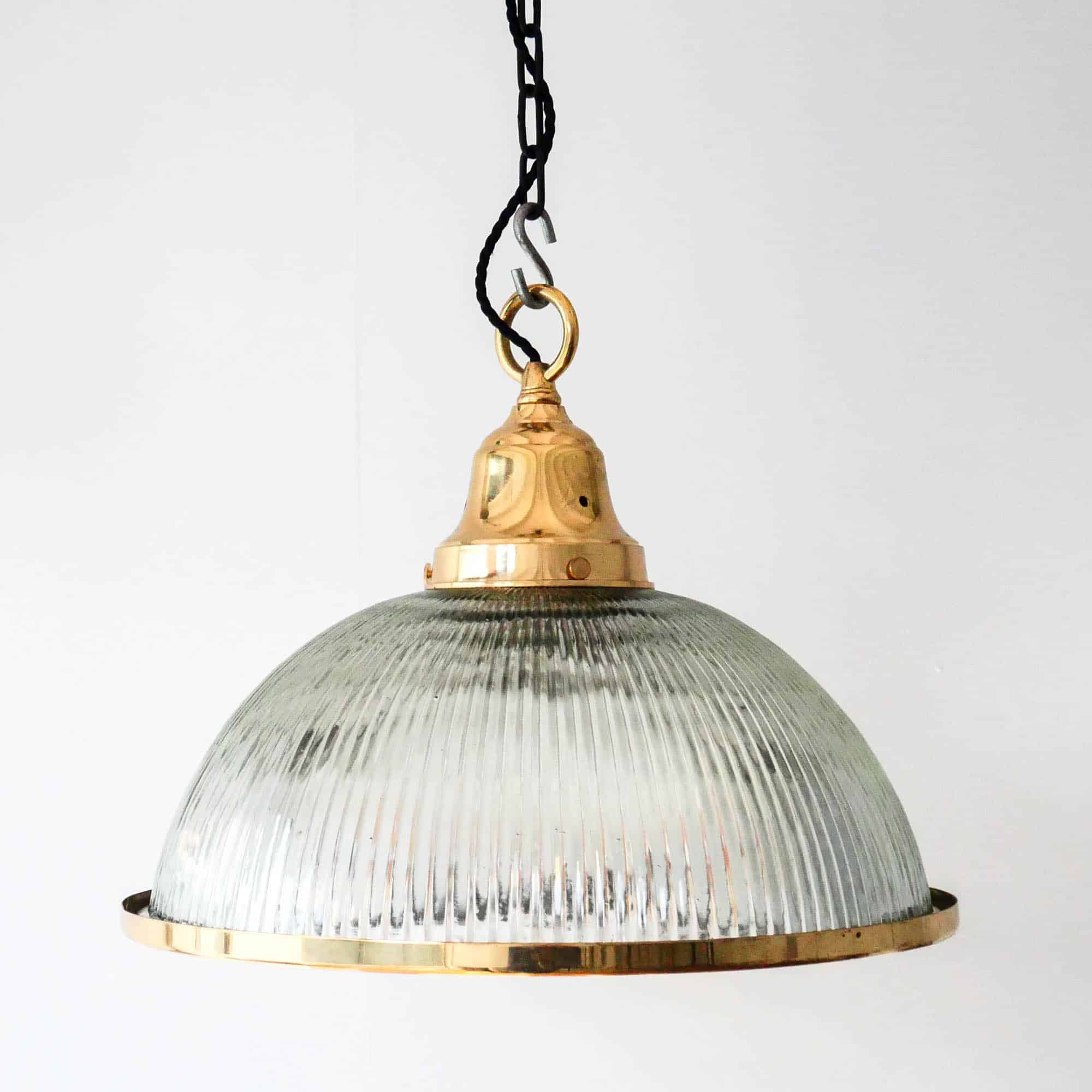 Suspension in Striated Glass "Dome" Rimmed with Brass. anciellitude
