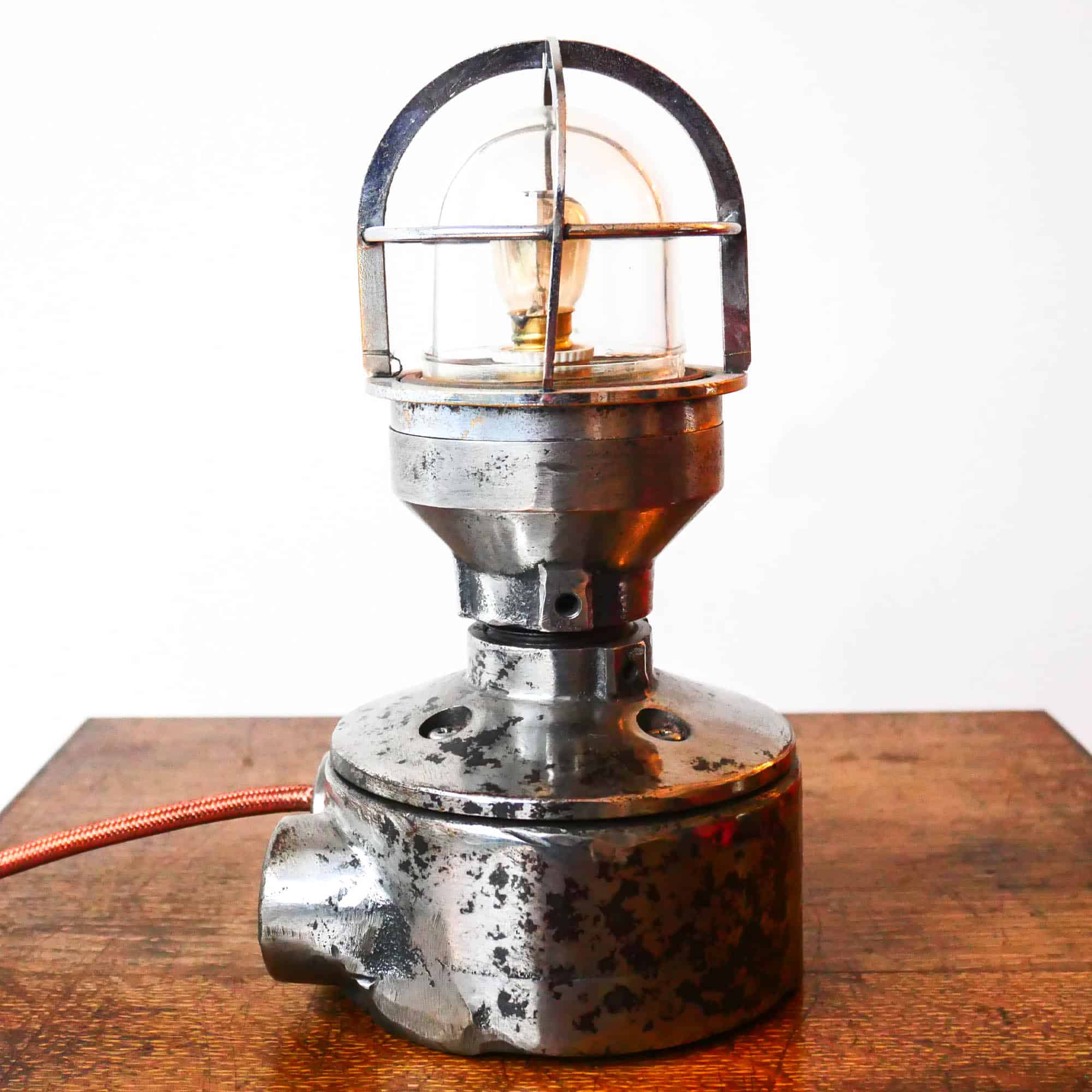 Ancienne lampe de signalisation anciellitude