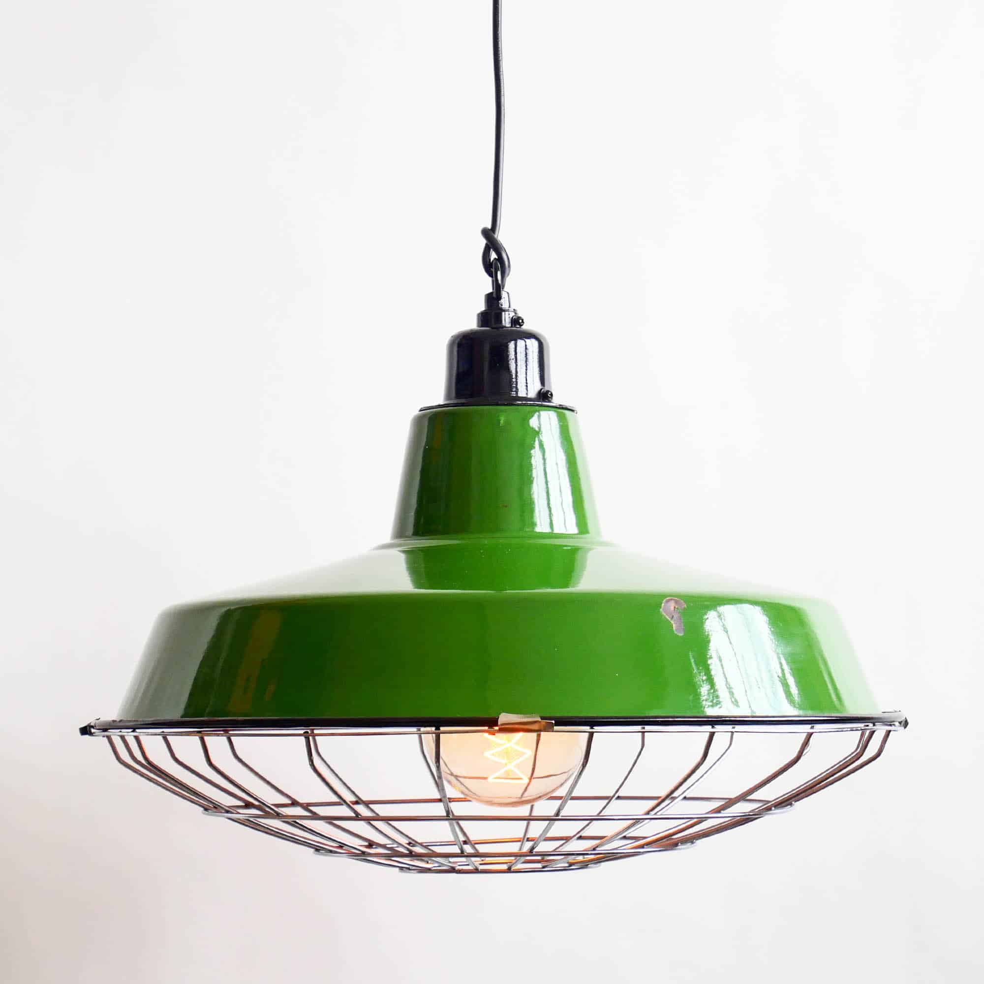Flat Green Enamelled Suspensions with Grid.  anciellitude