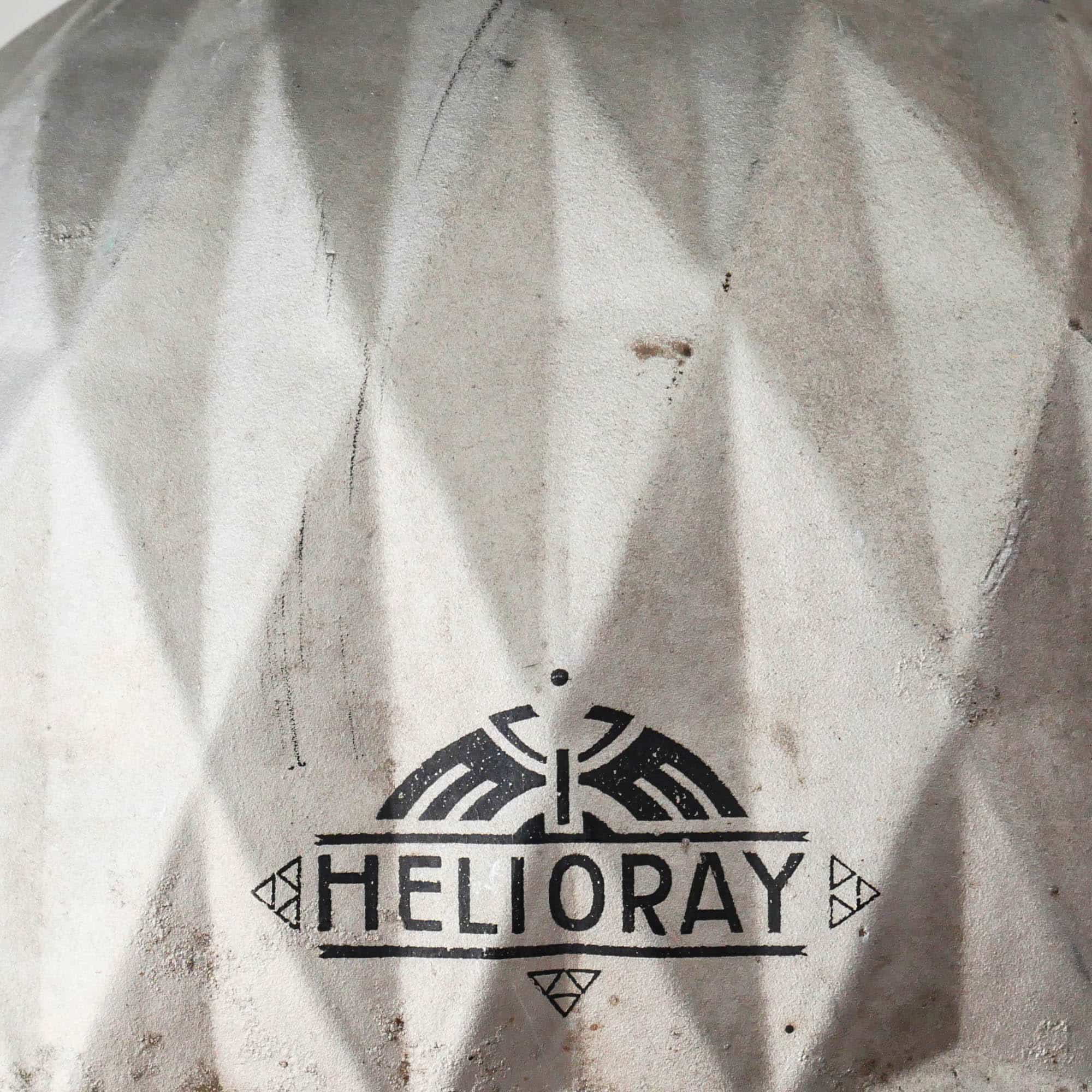 Ancien abat-jour en verre églomisé monté en applique « col de cygne » – Helioray anciellitude