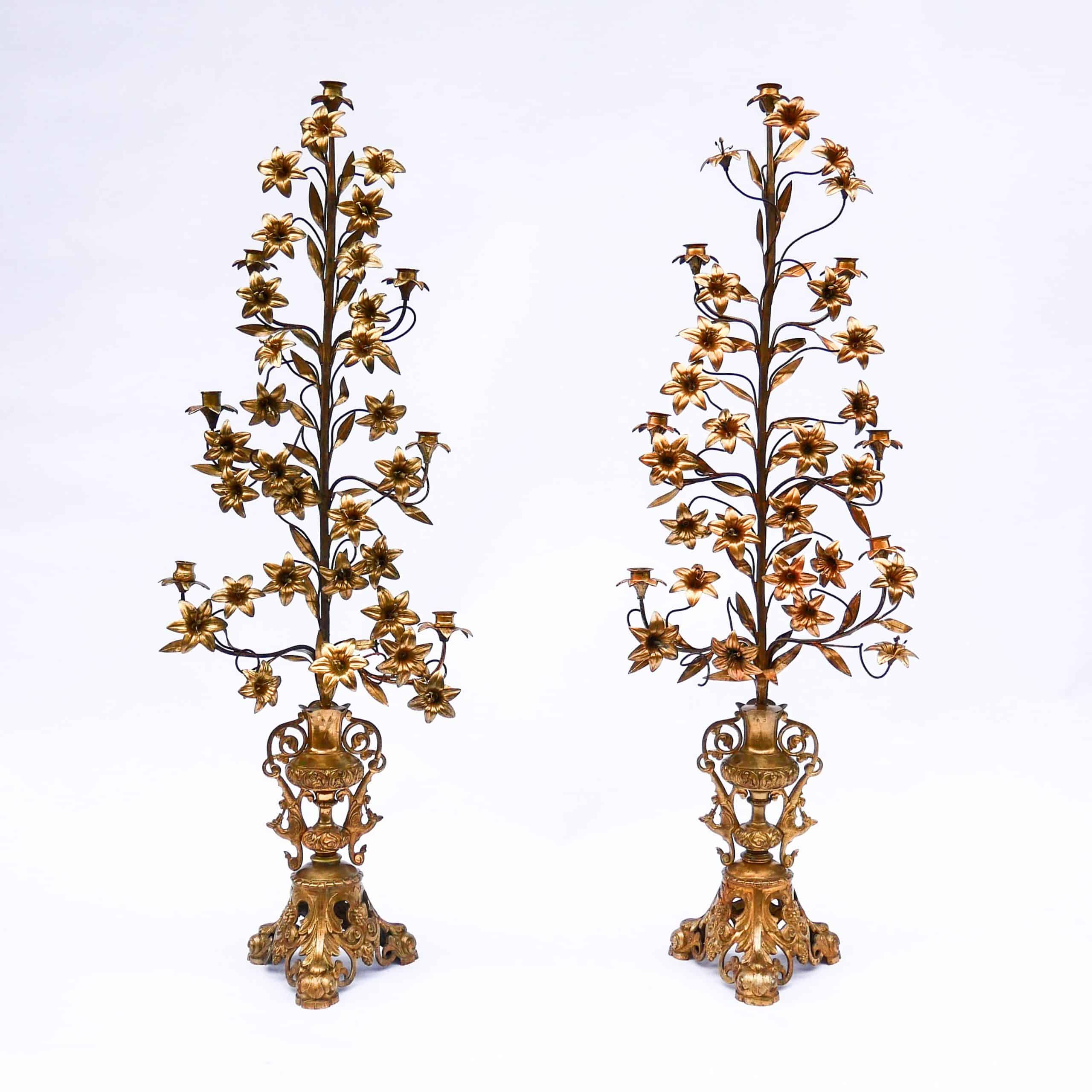 Paire de grands candélabres d’église en métal doré – XIXe siècle anciellitude