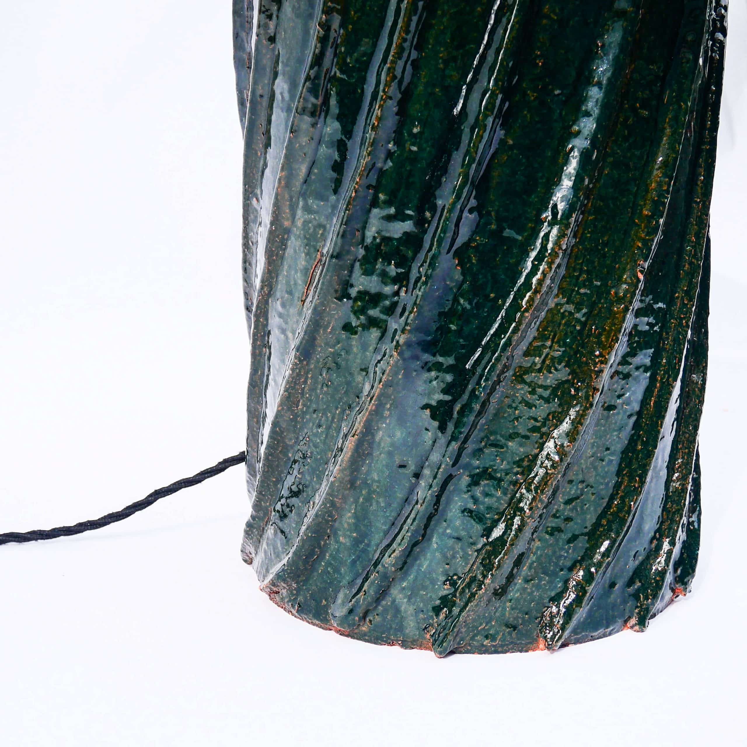 Paire de lampes en terracotta émaillée – Italie, années 1960 anciellitude Paire de lampes en terracotta émaillée – Italie, années 1960 anciellitude