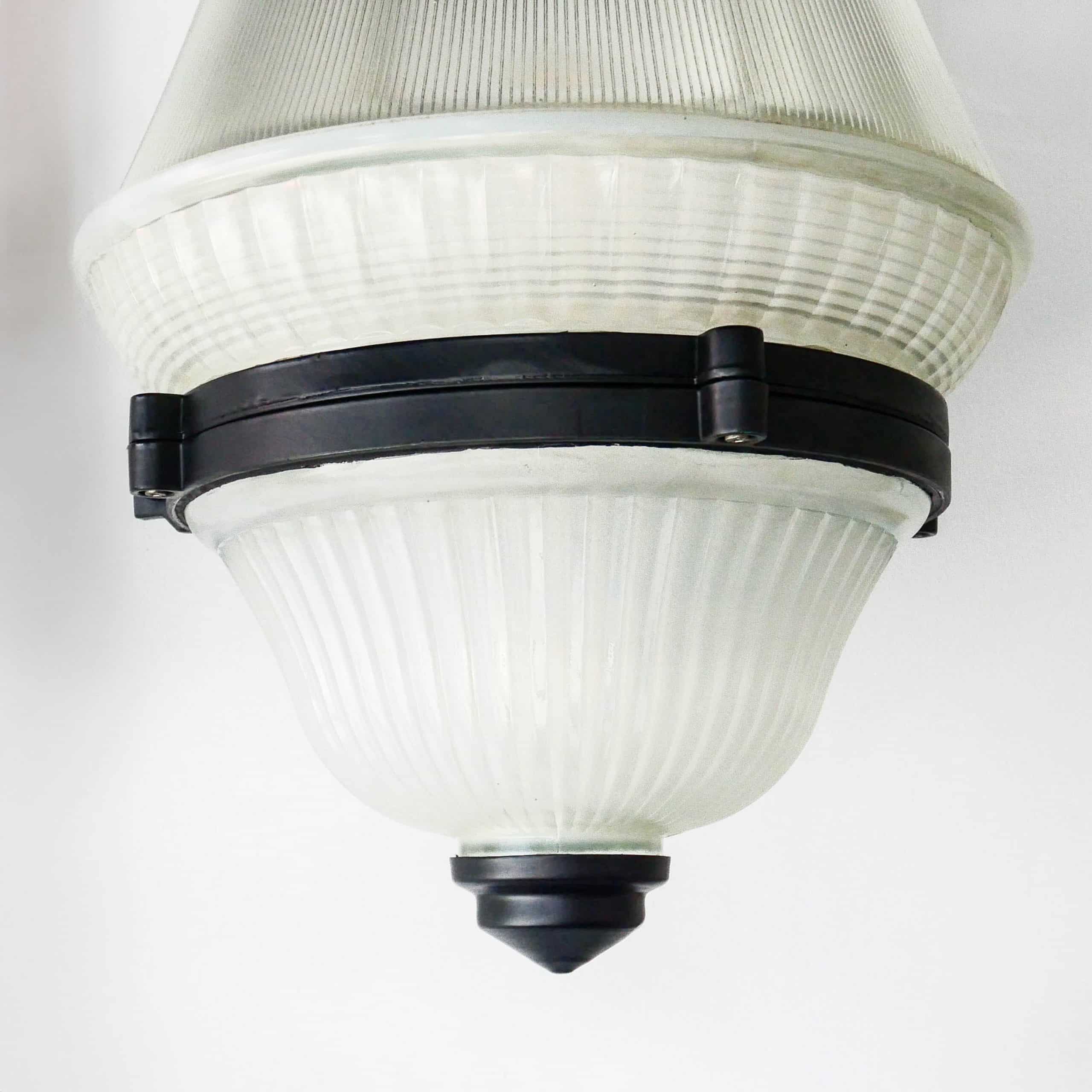 Paire de grandes suspensions industrielles – Milieu du XXe siècle anciellitude Paire de grandes suspensions industrielles – Milieu du XXe siècle anciellitude