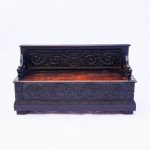 Banc-coffre français ancien en chêne sculpté – Style néo-Renaissance, XIXᵉ siècle anciellitude