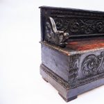 Banc-coffre français ancien en chêne sculpté – Style néo-Renaissance, XIXᵉ siècle anciellitude