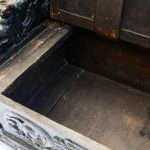 Banc-coffre français ancien en chêne sculpté – Style néo-Renaissance, XIXᵉ siècle anciellitude