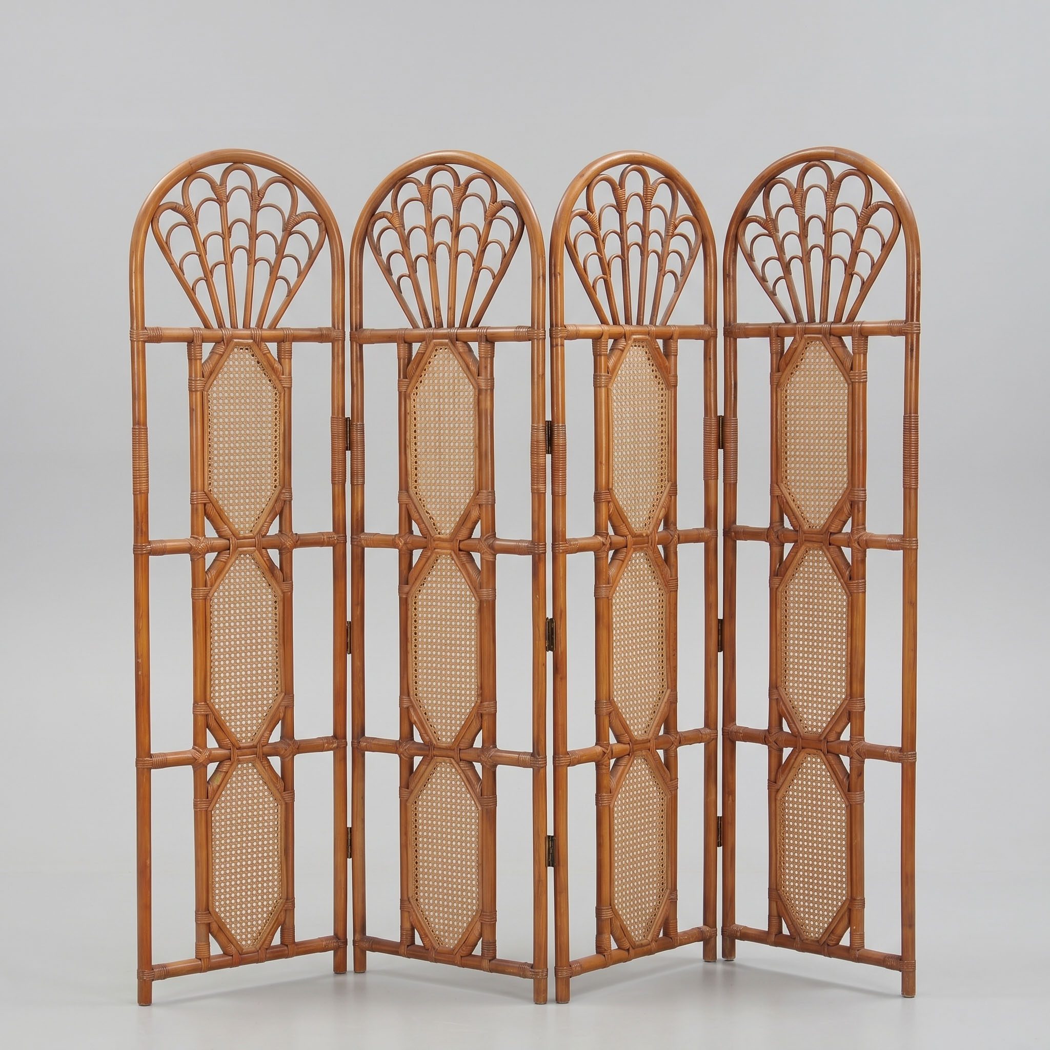 Paravent "Riviera" à 4 Feuilles en Rotin et Cannage – Design Circa 1970 anciellitude