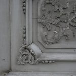 Élément de boiserie ancien en bois sculpté anciellitude