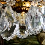 Grand Lustre Cage de Style Louis XV à Pendeloques de Cristal et Gouttes Améthyste, vers 1950 anciellitude
