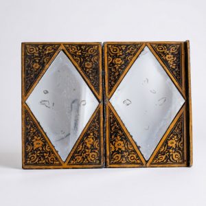 Miroir de Cour Persan d'Époque Qajare en Bois Laqué – XIXe Siècle anciellitude